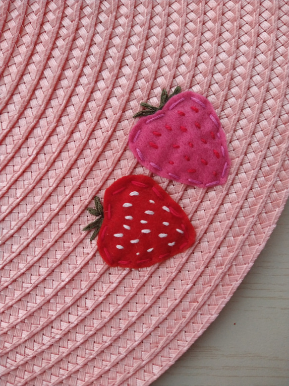 苺のフェルト刺繍ランチョンマット 5枚目の画像