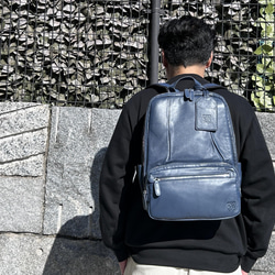 <50%OFFSALE> 3つのルームが便利な やわらか牛革リュック（本革）NAVY 3枚目の画像