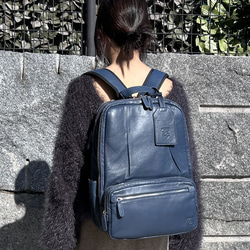 <50%OFFSALE> 3つのルームが便利な やわらか牛革リュック（本革）NAVY 2枚目の画像