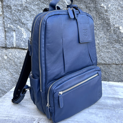 <50%OFFSALE> 3つのルームが便利な やわらか牛革リュック（本革）NAVY 6枚目の画像