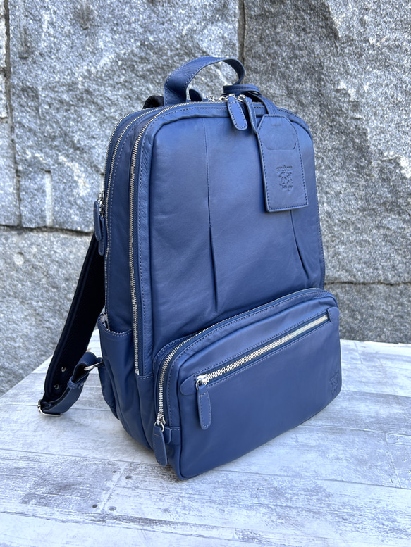 <50%OFFSALE> 3つのルームが便利な やわらか牛革リュック（本革）NAVY 6枚目の画像