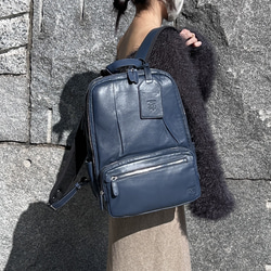 <50%OFFSALE> 3つのルームが便利な やわらか牛革リュック（本革）NAVY 16枚目の画像