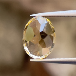 黃水晶 美麗金色黃水晶未鑲嵌 1.78 克拉橢圓形切割天然寶石 第11張的照片