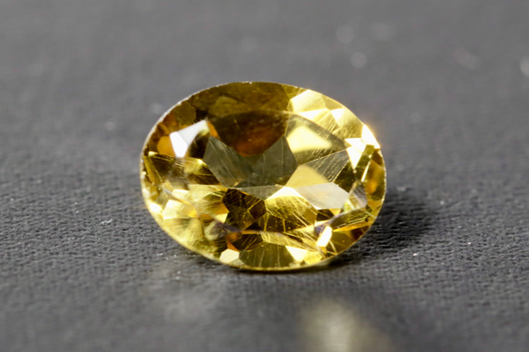 黃水晶 美麗金色黃水晶未鑲嵌 1.78 克拉橢圓形切割天然寶石 第2張的照片