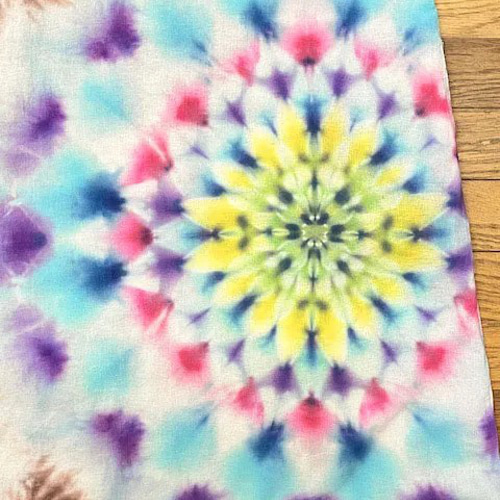 タイダイ染め 長袖ワンピース 優しいブラウンのムラ染めに淡く幻想的な 