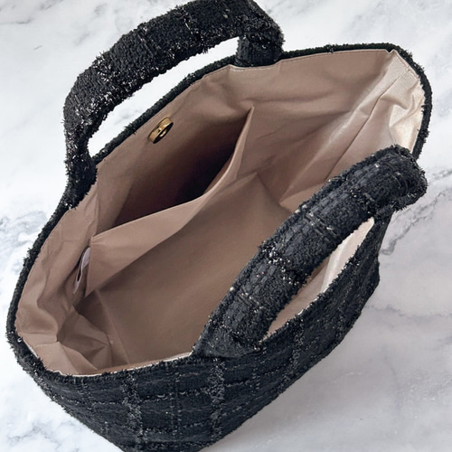 特集掲載】マチ広め❤️ 黒 チェック トートバッグ 通勤・新生活