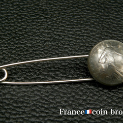 ＃B85  France Coin Brooch 2枚目の画像