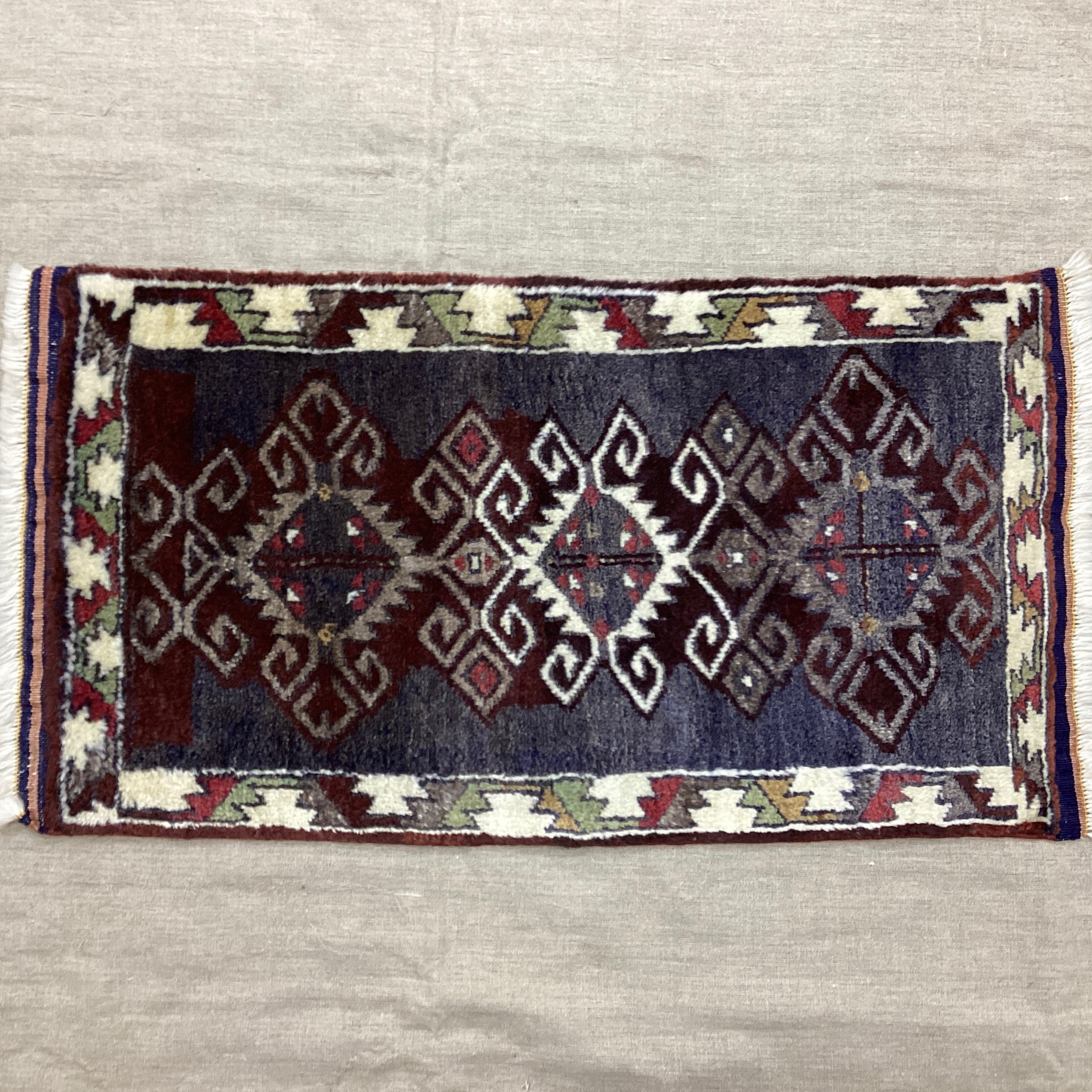 手織りトルコ絨毯 90x48cm ヴィンテージラグ