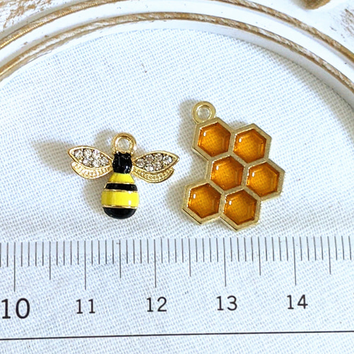 ミツバチ&ハニカム チャーム 4個 セット カン付き 蜂 蜂の巣 ミツバチ&ハニカム チャーム 4個 セット カン付き 蜂 蜂の巣