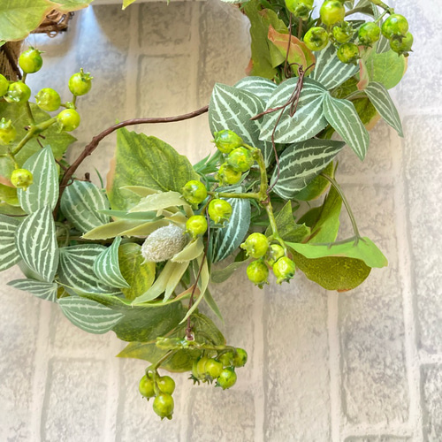 木の実とグリーンの爽やかリース 葉っぱ グリーン 木の実 枝もの