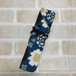 巻き巻きお箸袋　カトラリーケース　北欧花柄　ディープブルー 6枚目の画像