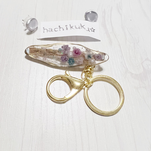 ドライフラワーキークリップ♡キーホルダー♡レジンアクセサリー カラフルドライフラワーキークリップ レジン 本物のドライフラワー
