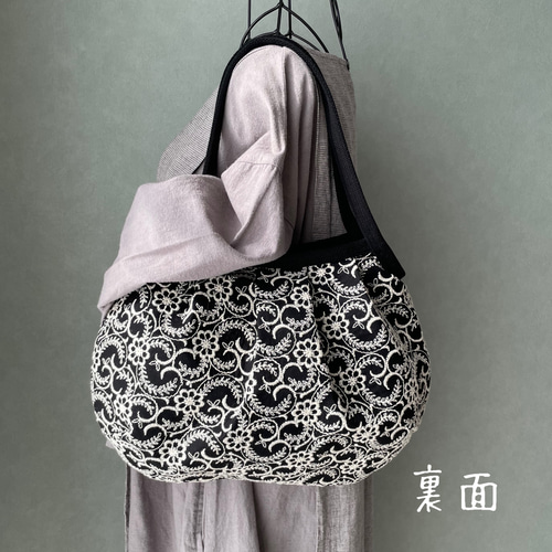 ブラックWデニム♡グラデローズ刺繍のちょこっとお出かけミニバッグ♡ストーン付き ブラックWデニム♡グラデローズ刺繍のちょこっとお出かけミニ