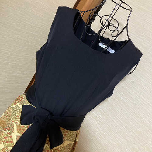2種類のお着物からリメイク 黒留袖と黄土色の扇面がいっぱいの