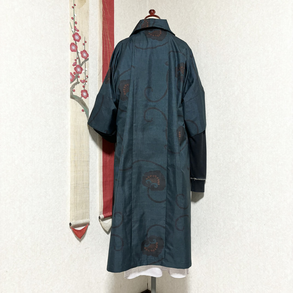 大島紬で作ったコート　氷の橋 4枚目の画像