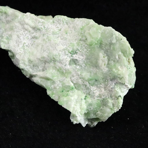 日高翡翠　原石 北海道 日高翡翠 ヒスイ 原石 110.8g 【榎本通商73501】 天然石 榎本