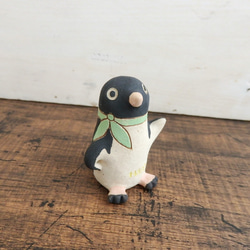 招きペンギン(緑スカーフ) 4枚目の画像