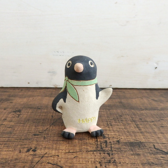 招きペンギン(緑スカーフ) 1枚目の画像