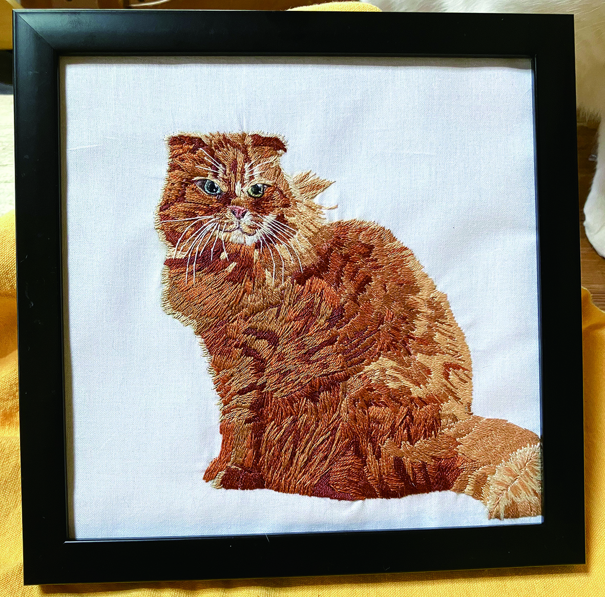 猫の額縁　ネコとカニ　額縁　半切　53×43 美術品　刺繍　毛糸