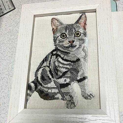 中国　猫　子猫　刺繍絵画　刺繍絵　刺繍画　掛け額　額入り　額縁 鶴の親子刺繍(額入り) - KAZUIMA'S GALLERY | minne byGMOペパボ