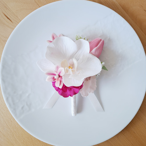 胡蝶蘭とチューリップのウェディングブーケ&ブートニア