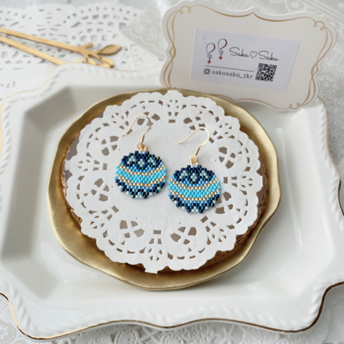 手毬風ピアス 青 水色 手毬 和風 着物に ブルー ビーズステッチ ビーズ