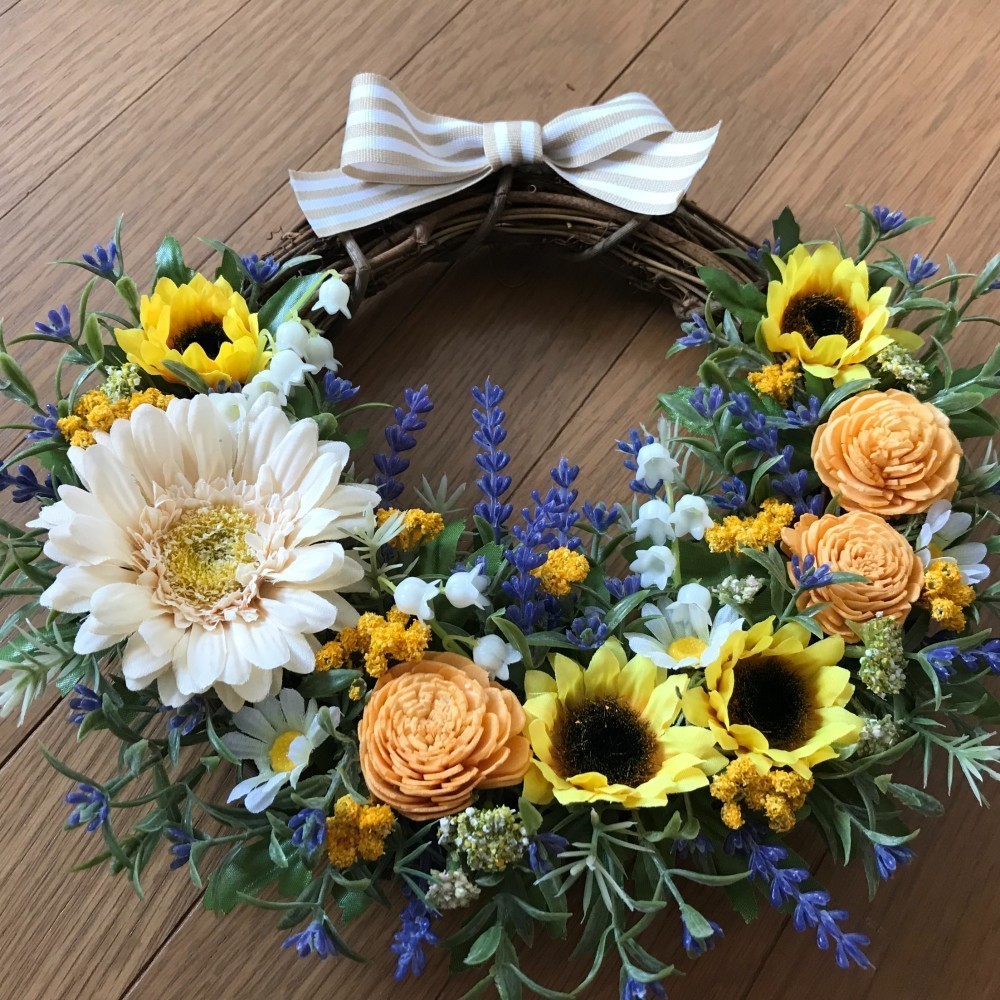 向日葵とラベンダーのハーフムーンリース（残すところ1点のみ）