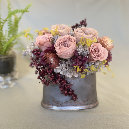 くすみカラーのピンクローズアレンジ プリザーブドフラワー seed