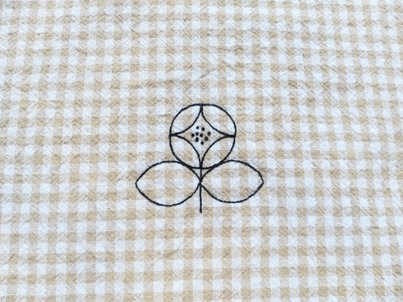 入園・入学グッズ 4点セット single flower 手刺繍 ギンガム 6枚目の画像