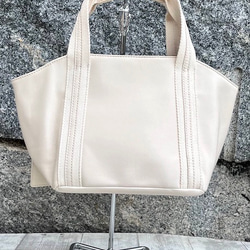 【New】 ぱすてるシリーズ ☆ポーチ付き☆ ラインHAND-bag  ( IVORY ) 4枚目の画像