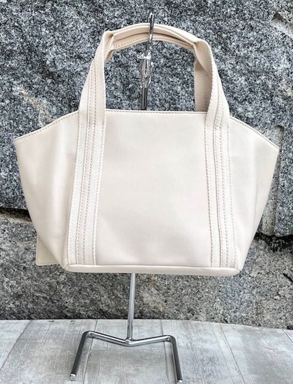 【New】 ぱすてるシリーズ ☆ポーチ付き☆ ラインHAND-bag  ( IVORY ) 4枚目の画像