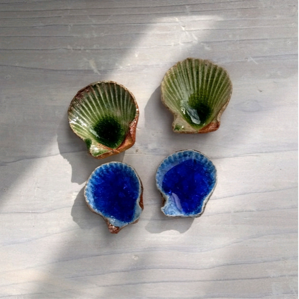 陶の豆皿　箸置き　4点セット　貝殻型　グリーンとブルー　 2枚目の画像