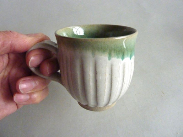 コーヒーカップ（乳白釉、トルコブルー） 6枚目の画像