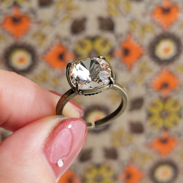珍貴絕版彩色淺絲 | 門丸方形切割高品質水晶戒指 | 仿古金淺米色 第3張的照片