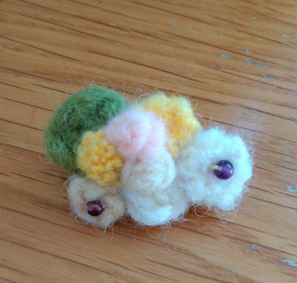 羊毛フェルトのお花ブローチ❀ 1枚目の画像