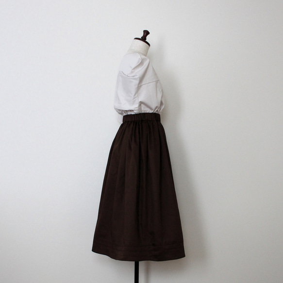 《受注生産》オケージョンにも2色から選べるコットン100％サテン裾切り替えギャザーフレアースカート 5枚目の画像