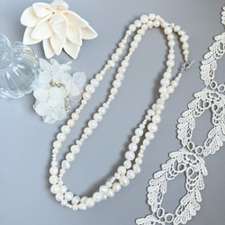 【オフホワイト】バロック淡水真珠のロングネックレス 1枚目の画像