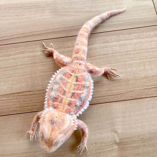 フトアゴヒゲトカゲorange 羊毛フェルト 羊毛フェルトで爬虫類「とか源