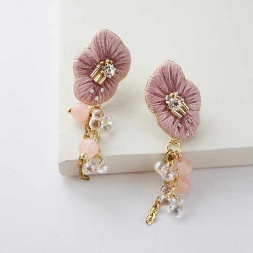 春爛漫♪桜モチーフのビーズ刺繍ピアス・イヤリング・ノンホールピアス