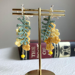 【mimosa】ふんわり刺繍糸のお花 ミモザのスワッグピアス/イヤリング　母の日 12枚目の画像