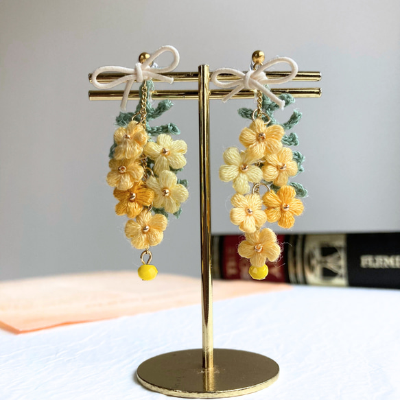 【mimosa】ふんわり刺繍糸のお花 ミモザのスワッグピアス/イヤリング　母の日 3枚目の画像