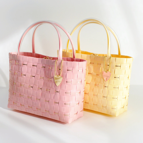LOVERARY クリーム色 かごバッグ LOVERARY クリーム色 かごバッグ pick up item】 春のお出掛けを