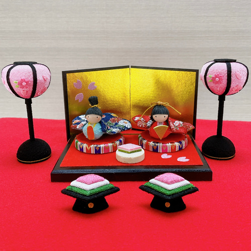 ひな飾り【さくら雛】ちりめん生地 雛人形 屏風 雛台付き 楽しい