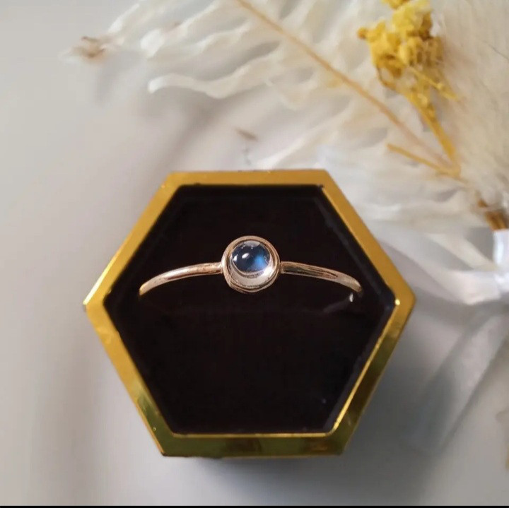 【10K】レインボームーンストーン　天然石　ベゼル　フクリン　リング　指輪　ゴールド