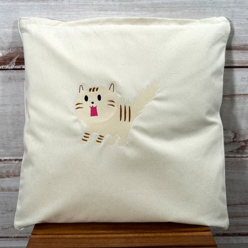 送料無料】驚き猫の刺繍柄 キャンバス クッションカバー 45×45