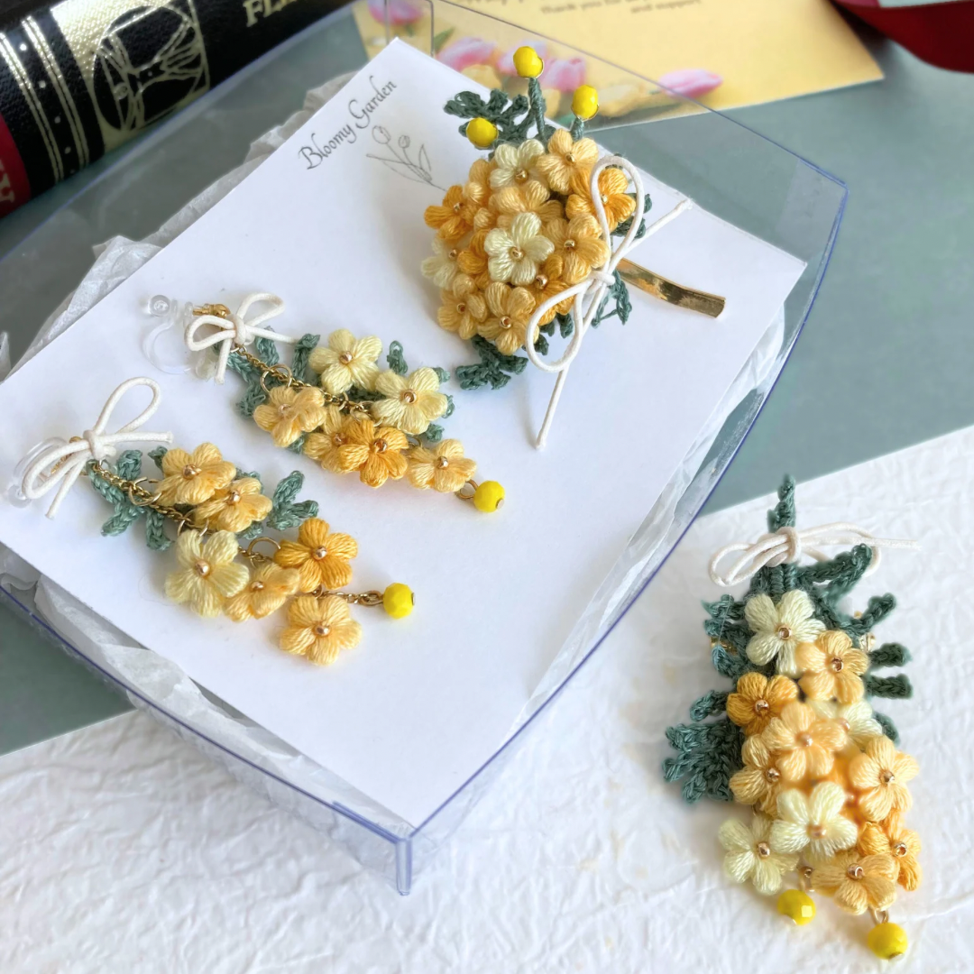 送料無料【mimosa】選べる特別2点セット 母の日　ブローチ　耳飾り　ポニーフック　帯留め