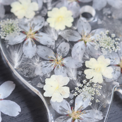 「小花を閉じ込めて」ぽて猫ちゃんのしっぽ時計“桜&ローズクォーツ”＊固まるハーバリウム＊ 7枚目の画像