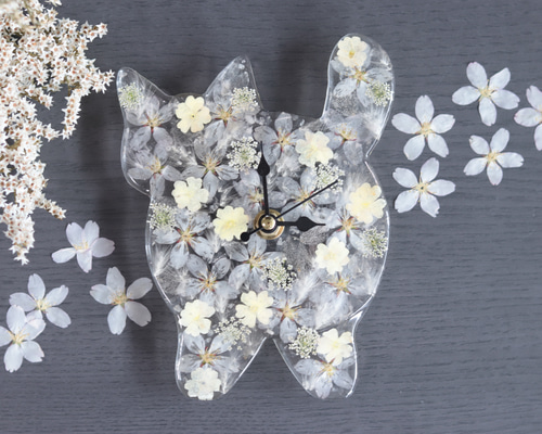 小花を閉じ込めて」ぽて猫ちゃんのしっぽ時計“桜&ローズクォーツ