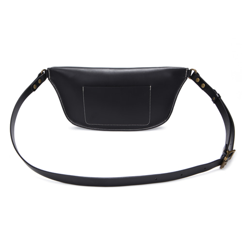 とも　黒ボディバッグ　総手縫い　タンニン鞣し革　ヌメ革 ボディバッグ 本革 ヌメ革 立体マチ付 斜めがけ ナチュラル シンプル