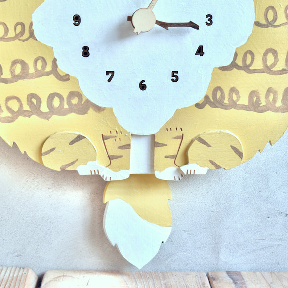 茶トラ猫＊ロング＊レギュラーサイズの時計 木製 振り子時計 掛け時計 4枚目の画像